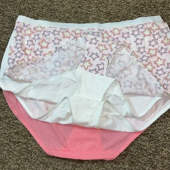 New Fruit Of The Loom LeSet of Four Women's Briefs in Pink and White Size 11- 12 - Picture 8 of 10
